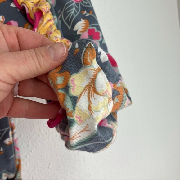 Mustard Pie ruffled footie sleeper gray w/ pink and yellow flower print 6 months - Picture 8 of 9